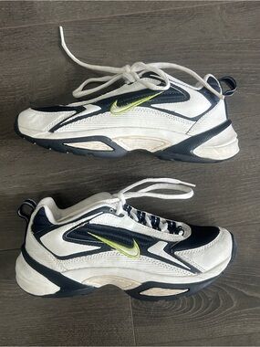 Vintage Y2K Nike Triax Cross Trainers White Navy Blue Green / Women’s 5.5